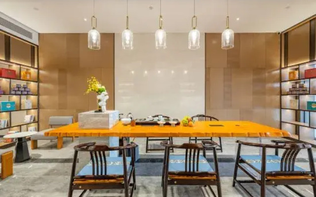 Atour Hotel Hefei Binhu Sunac Paradise