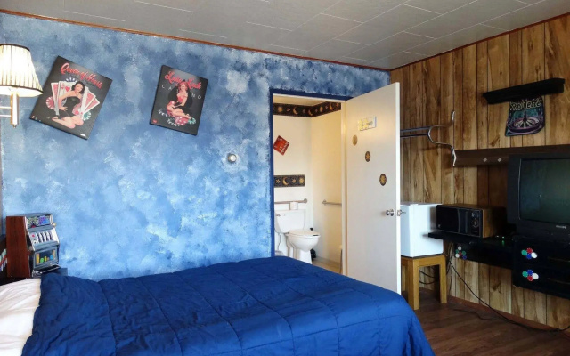 Blue and White Motel