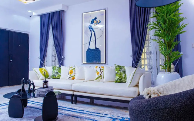 TM Luxe Stays Apartment