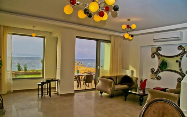 Beach Front Villa Peri