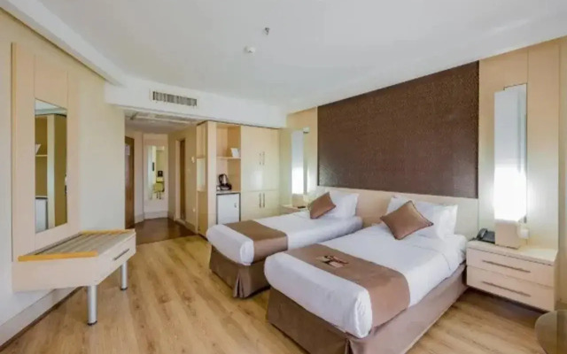 Safir Isfahan Hotel