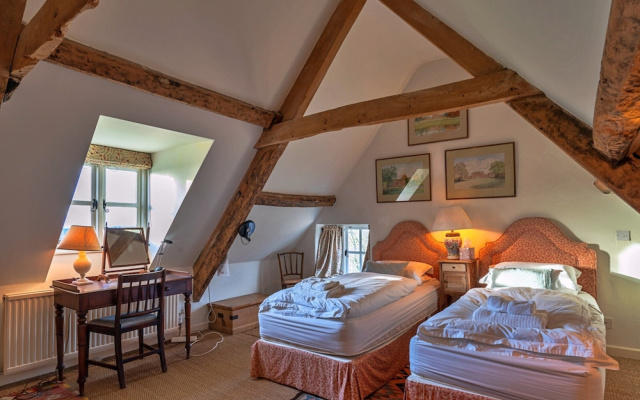 Holiday Home in Bruton With Private Lakes