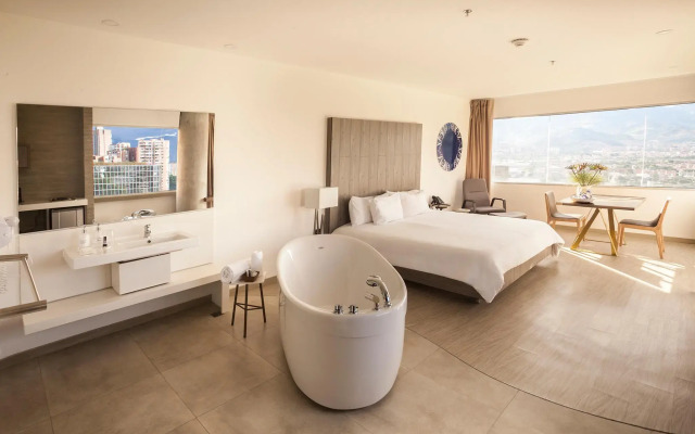 V Grand Hotel, a member of Radisson Individuals