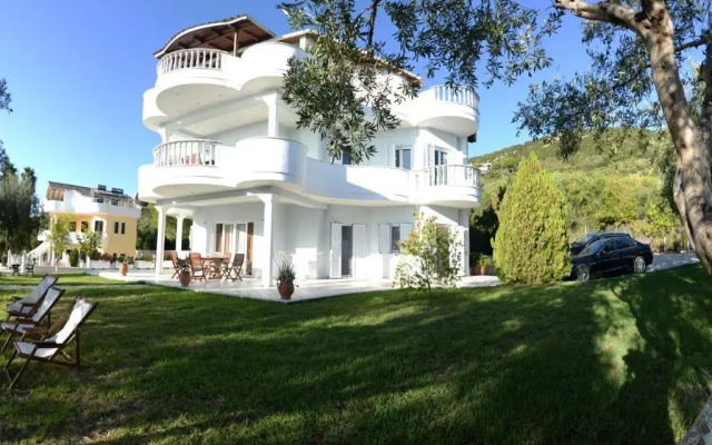 Villa Alex