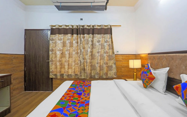 Fabhotel Vasant Villa
