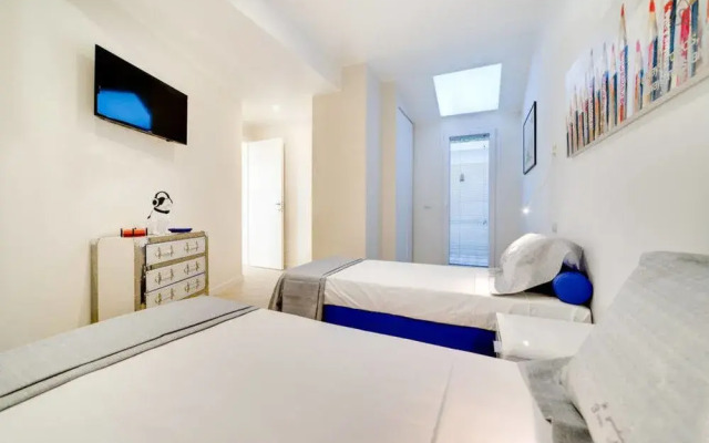 Luxury, Large Flat With Terrace on Vatican Walls