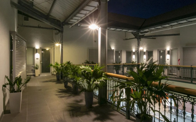 Marketplace Suites