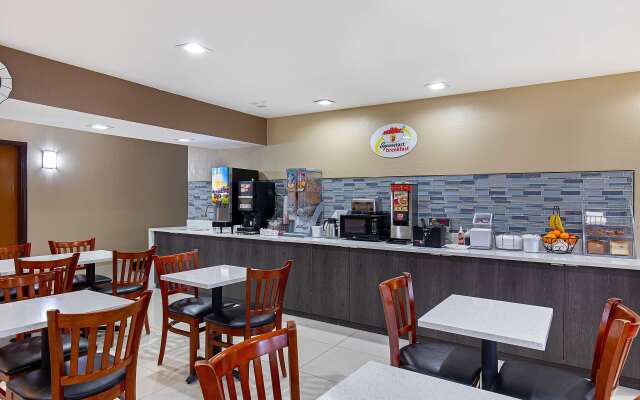 Super 8 by Wyndham Eddyville/Kuttawa