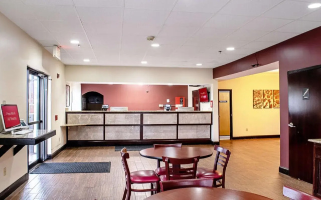 Red Roof Inn & Suites Middletown - Franklin