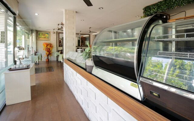 OYO 734 Tuban Torres Accomodation