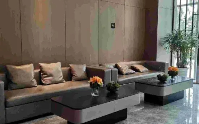 Light Luxury Rubik's Cube Movie Hotel