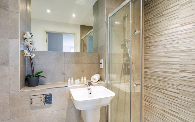 Stunning Brentford Penthouse