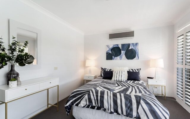 Pacific Blue Townhouse 351, 265 Sandy Point Road