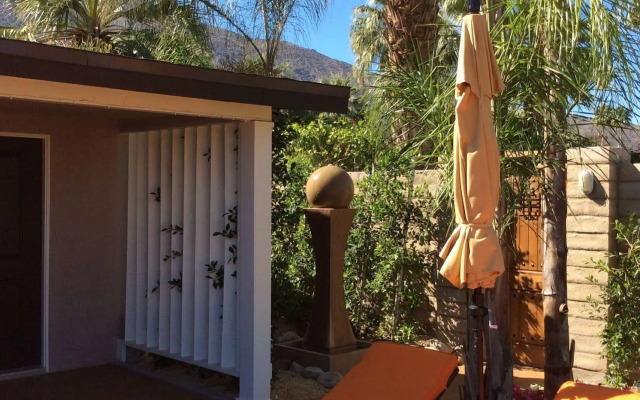 Little Paradise Hotel
