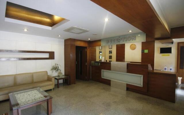 Capital O 74586 Lakme Executive
