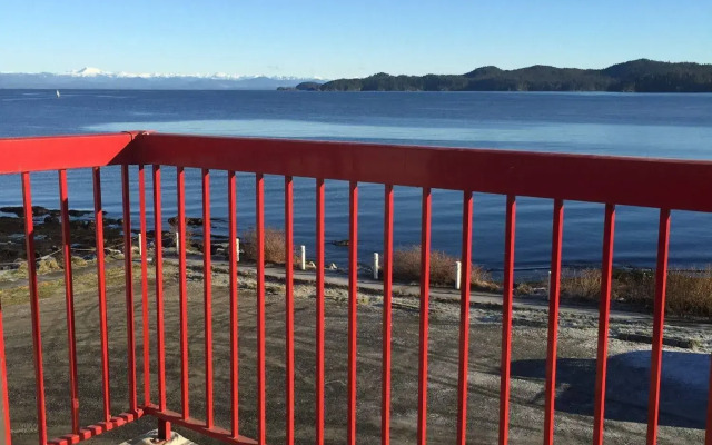 Pier Side Landing