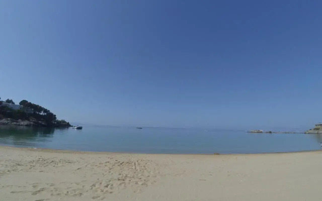 New Madrague Beach