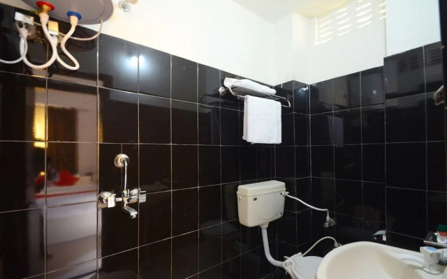 Oyo 28677 Hotel Jeevisha Inn