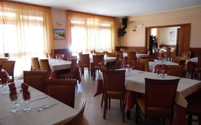 Coste Del Lago