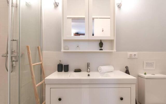Barcelonaforrent Alessandra Central Ramblas Apartment