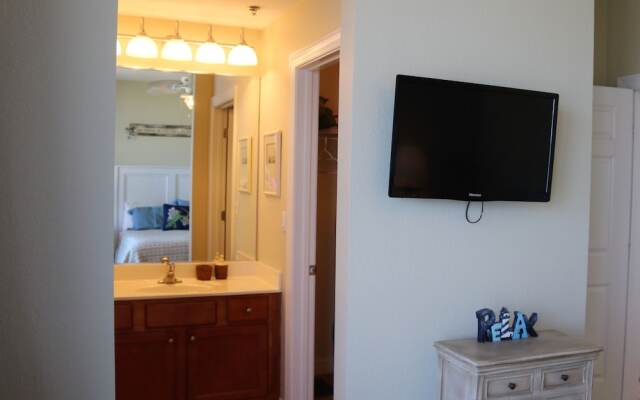 Emerald Dolphin by Surfside VR