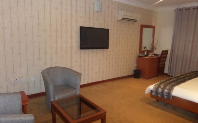 Pearl Gate Hotel