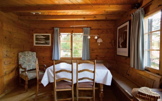 Magnifique Chalet Familial Pour 10 Personnes au Coeur de Nax – Guest Rooms – Nax