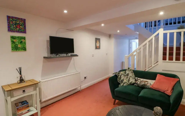 83 Upper John Street