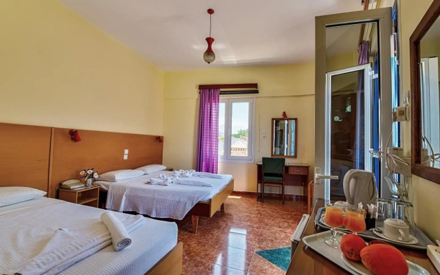Lucia Hotel