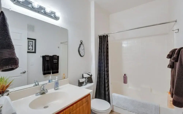 Pool Access, Private Patio & Grill: Mesa Condo!
