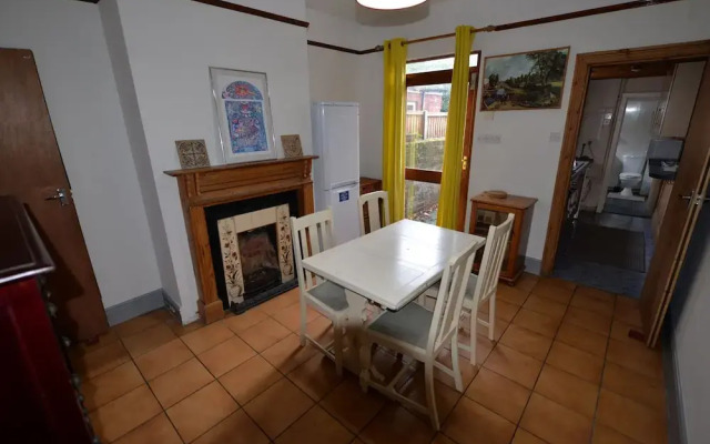 Alluring Holiday Home in Coventry near Herbert Art Gallery