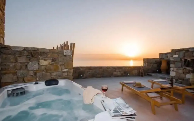 Romantic Mykonian Oasis Suite w Jacuzzi