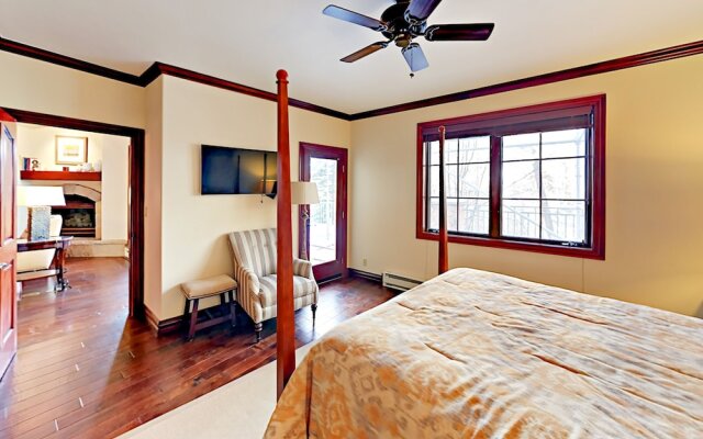 31 Avondale #105 - 3 Br Condo