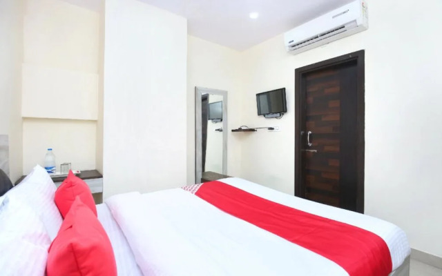OYO 22332 Hotel Zs