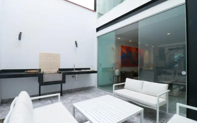 w Stunning House in the Heart of Barranco