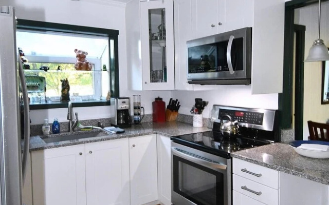 River Time Cabin -time Floats Away!