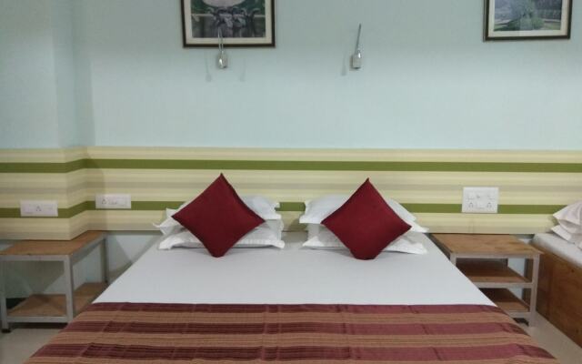 Hotel Shubham Vile Parle