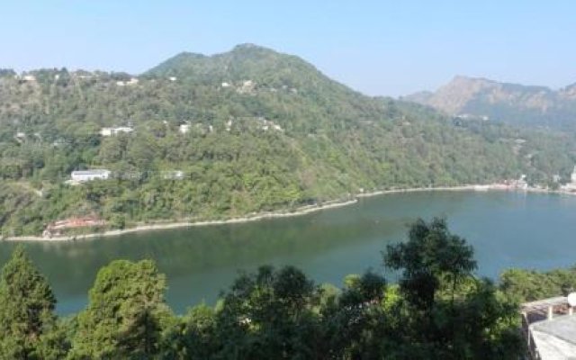 Nainital Willows