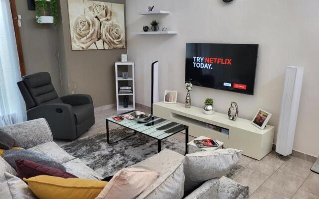 Accra Cozy Retreat With 2 Bedrooms