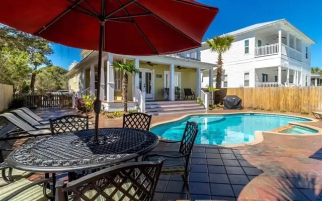 The Crystal Beach House - 1768742