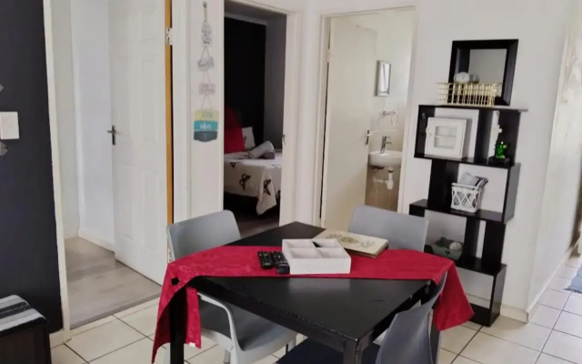 Cozy corner apartment Muizenberg