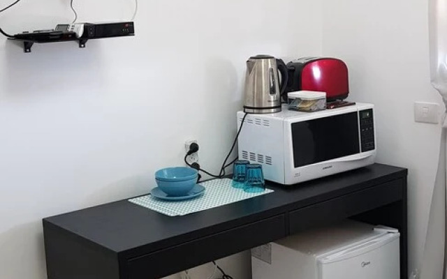 Private Bed and Bathroom in Netanya