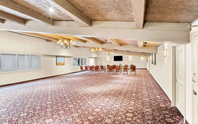 Best Western Outlaw Inn