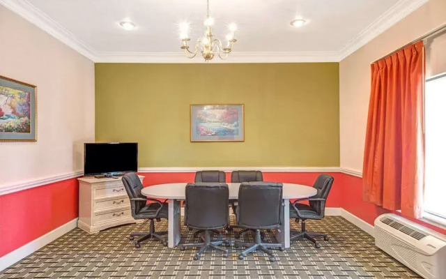 Days Inn & Suites Osceola AR