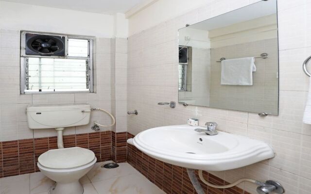 OYO 946 Royce Studio Apartments