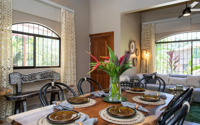 3BR Casa Palmeras near Quepos large private pool