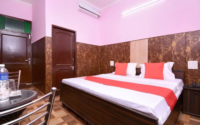 OYO 28097 Hotel Park View