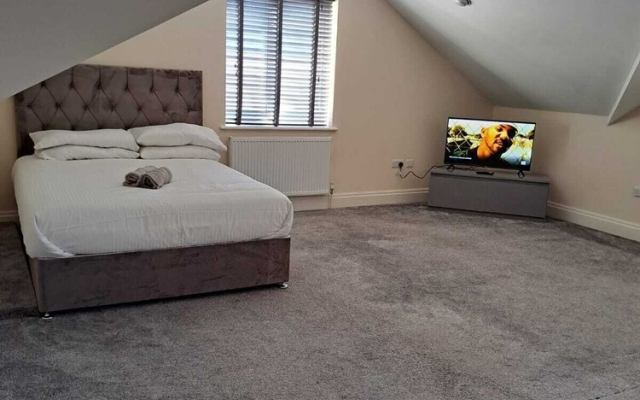 Lovely 1-bed Loft in Newport