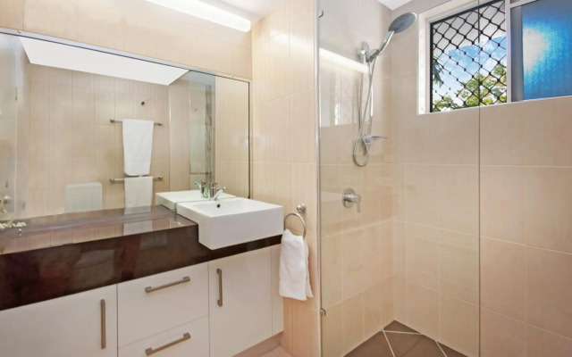 2 Bedroom Red Cowrie Apartment Palm Cove