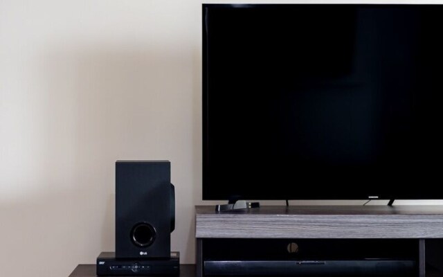 Sabbia 4201-3 Bedrooms ALL IN Suite Condo